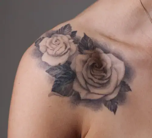 Eletrólise em pele tatuada